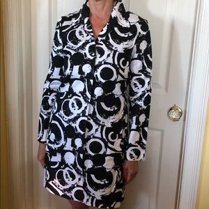 B&W lightweight, geometric design coat